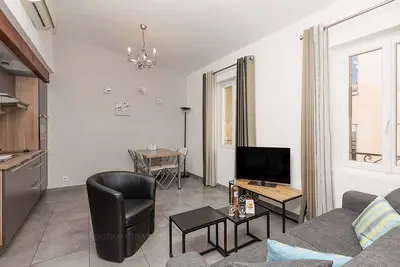 Image de Residence Aout 43-2870-Bel appartement 2 pièces idéalement situé