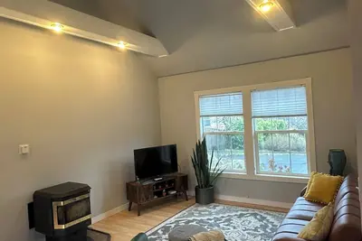 Image de Charming carriage house in Ashland near downtown