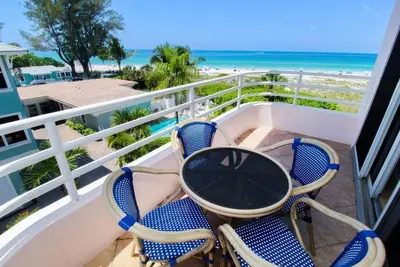 Image de Island Paradise 5- 3 bedroom direct beach condo