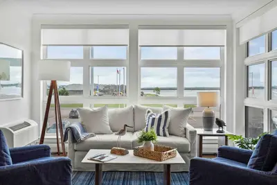Image de Waterfront 2 Bed/2 Bath Condo, Downtown Charlottetown! Monthly Rental!