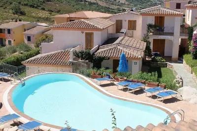 Image de Crystal Pool Village In Tanaunella