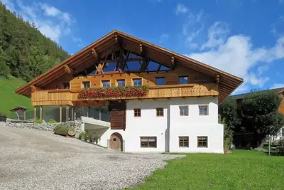 Image de \"Tischlerhof Zirm\" vacation apartment with balcony and mountain view