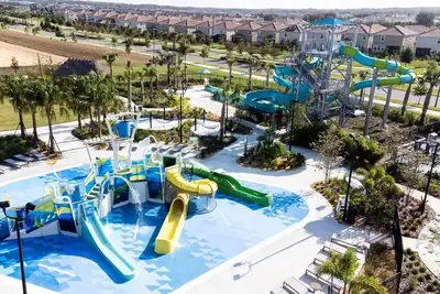 Luxurious 5-Beds w\/Pool & Resort  20min from Disney