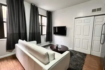 Image de Home! 2Bd Apartment with prime location
