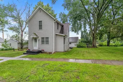 Image de Charming 2bed, 1. 5bath home with fire pit, near trails, dining, and key landmark