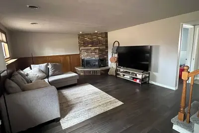 Image de Charming 4-bedroom house in Appleton with Hot Tub and fenced yard