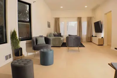 Image de New Dove’s Den: 2bd Modern Comfort & Charm