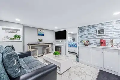 Image de Charming 1-bedroom apartment in delightful Uniondale with WiFi, Ac, fitness room