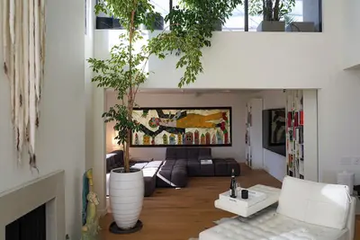 Image de Stylish Weho Penthouse with roof garden in prime La Location
