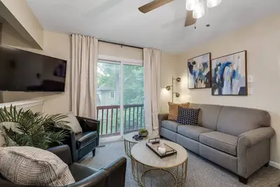 Image de New! Chic Remodeled Retreat Near Emu: Easy Commute
