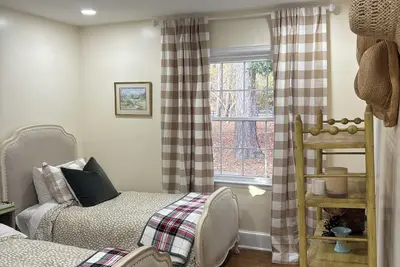 Image de Charming Farm House on 45 Acres