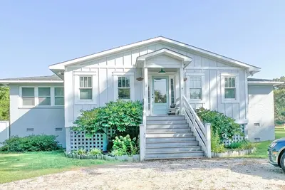 Image de Charming & fully renovated Seaside Retreat in lovely Kitty Hawk!
