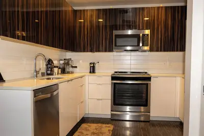 Image de M&M Luxury’s 2 Bedroom  Exclusive Loft with Pool Table and added Amenities