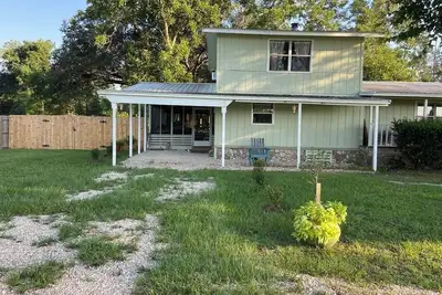 Image de Large Cottage Garden House