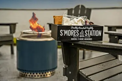 Image de Private dock, fire pit, waterfront on Lake Dora walkable to downtown Tavares!