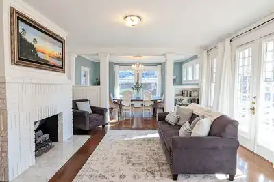 Image de 2bed Apt - 5 min walk to Swamp Rabbit - 15min walk to downtown - 3min walk Bswa