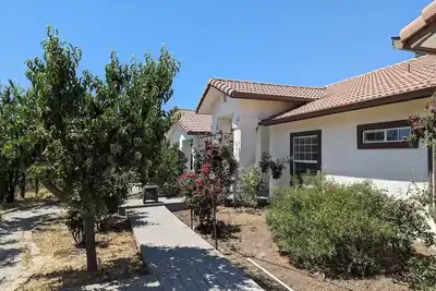 Image de Spacious Modern Vacation Home near Kings Canyon N. P. Ev Charging Fast Wifi.