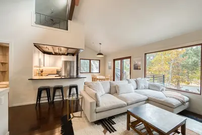 Image de Valley View Townhome # 10 at Palisades by Tahoe Getaways - Shuttle + Walk to the Village!