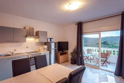 Image de Appartement de deux chambres avec le balcon Kampor, Rab (A-23600-b)