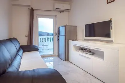 Image de Appartement de deux chambres avec le balcon Kampor, Rab (A-23600-c)