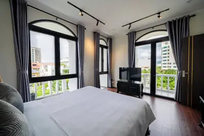 Sila Vana Villa - Spacious 7-bedroom villa with Ac, WiFi in enchanting Đà Nẵng