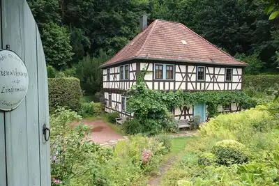 Image de Quiet vacation apartment in Glücksbrunn Castle Park - right next to Altenstein Park