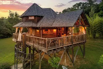 Image de Cabane Mayreau avec son Jacuzzi privatif - Domaine de Campagnac Spa & Sauna
