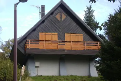 Image de Chalet typique près des pistes avec cheminée et parking privé
