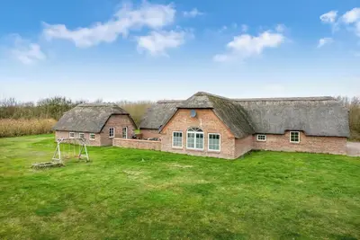 Image de Fantastic holiday home with pool and spa for 20 people.
