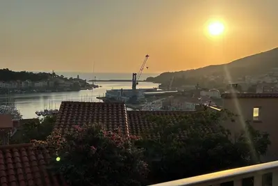 Image de Appartement 65m2, vue imprenable sur la mer le port et grande terrasse de 30m2