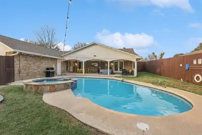 Image de Best of Desoto 4br, 3ba with Pool, HotTub, Cinema