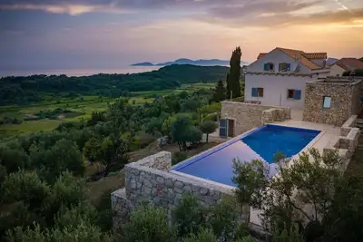 Image de Serene Villa Surrounded By Garden And Olive Groves