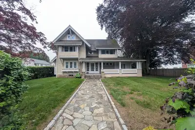 Image de Charming Colonial for Events and Getaways! – Perfect for Family Retreat!