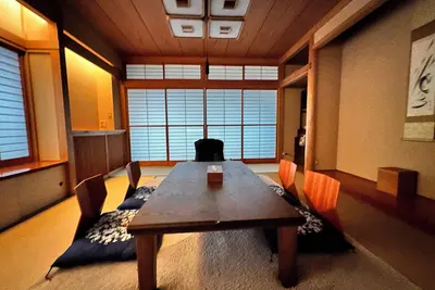 Image de Cozy 5 room house in Tokyo, 2 minutes from station. WiFi, Netflix, Full Kitchen.