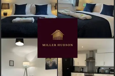 Image de Maison-Salle de bain et douche-Large-Vue sur Rue-Bostock House