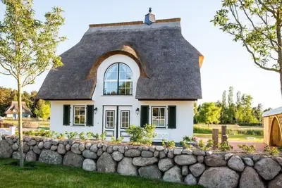 Image de Maison Bodden avec sauna et port