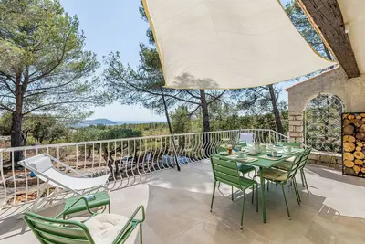 Image de Belle maison - Vue mer, grand jardin sous la pinède, calme - wifi - Plage 10 mn