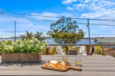 Image de Charming, historic, 3-bedroom house overlooking Bodega Bay with Spa and Firepit