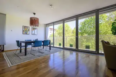 Fresh, clean, clutter free apt with fast Wifi and free parking in the building