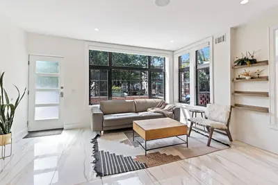 Image de Designer Home Patio Parking