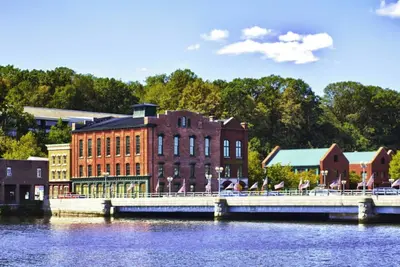 Image de New HighEnd 2 bedroom condo in Charming Westport with fitness room\/ Walk to town