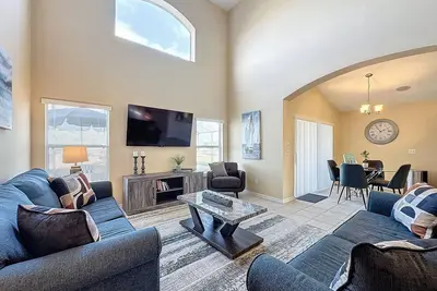 Image de Emerald Island Four Bed Pool Home close to Disney