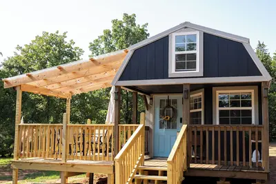 Image de The Painted Cabin Near Lazy E Edmond/Guthrie