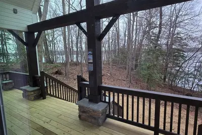 Image de Charming 3-bedroom pocono style home on tranquil Roanoke Rapids Lake/Lake Gaston