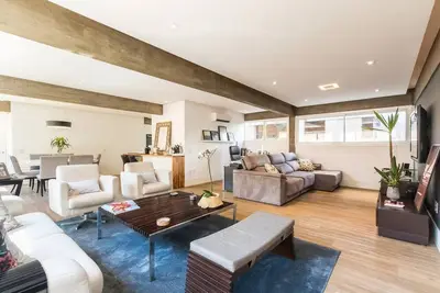 Image de Spacious, modern and cozy apartment very well located