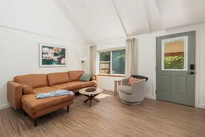 Image de 3-bedroom Family Surf House steps from the beaches in Otter Rock