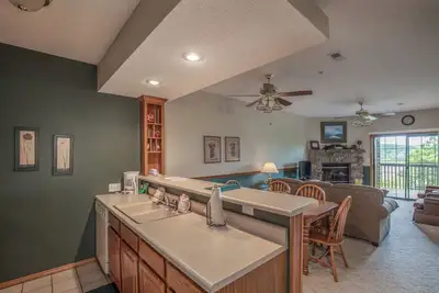 Image de 2br Village At Indian Point 1007 near Sdc-Free Tickets Daily  up to $500