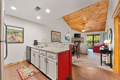 Image de 2br Village At Indian Point 811 near Sdc-Free Tickets Daily up to $500 Value