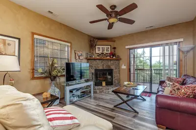 Image de 2br Village At Indian Point 1305 near Sdc - Free Tickets Daily up to $500