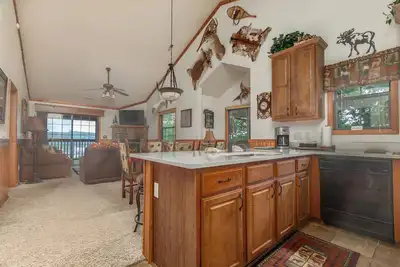 Image de 2br Village At Indian Point 1312 near Sdc - Free Tickets Daily up to $500